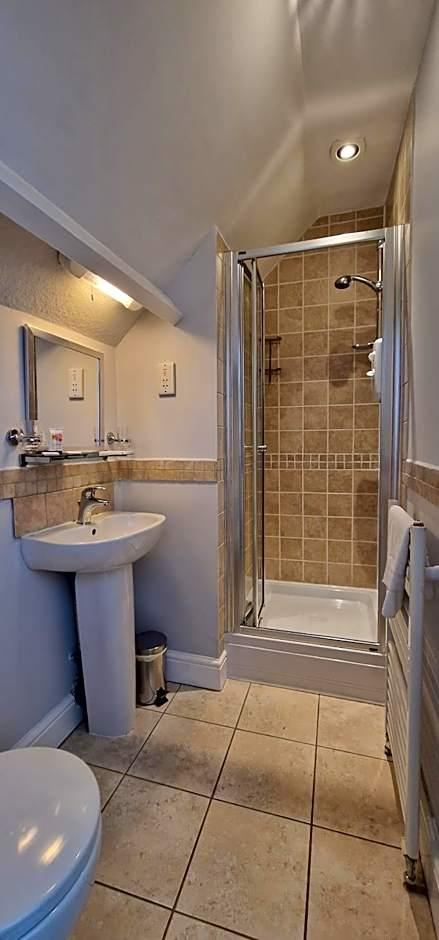 En-suite bathroom